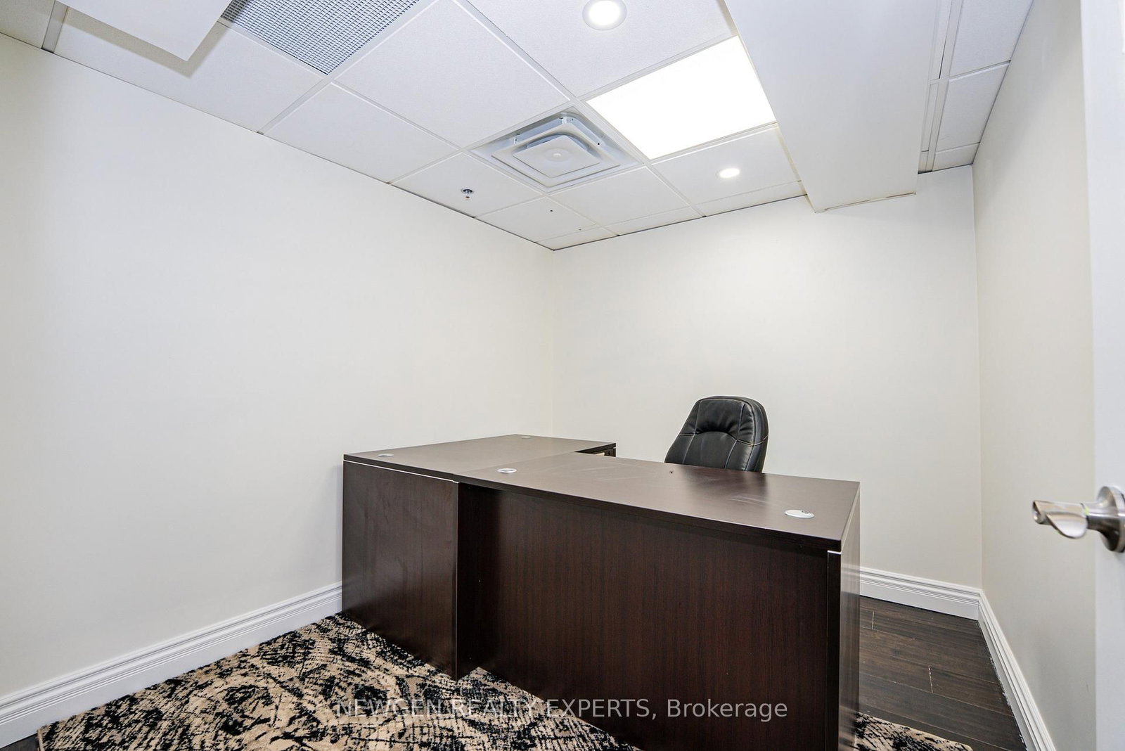 145 Clarence Street N, Unit 29 - Photo 36