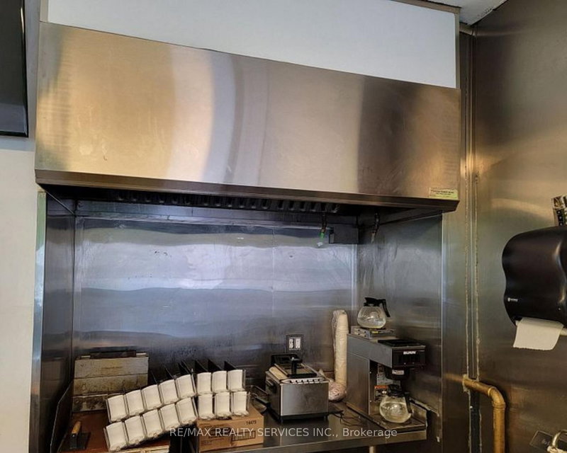 10 - 6435 Dixie Rd, Mississauga, L5T 1A4 | Image 2