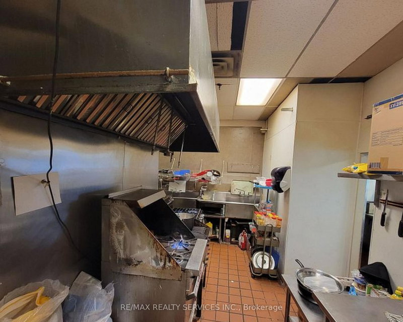 10 - 6435 Dixie Rd, Mississauga, L5T 1A4 | Image 3