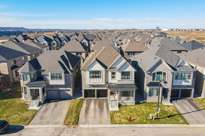 1530 Buttercup Crt, Milton, L9E 2G3 | Image 3