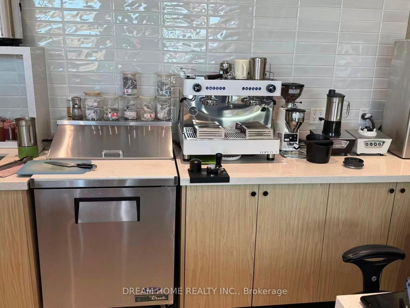 10 - 2145 Dunwin Dr, Mississauga, L5L 4L9 | Image 3