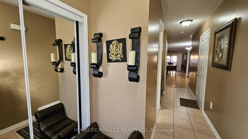 UPPER - 25 Oliti Crt, Toronto, M9L 3A3 | Image 2