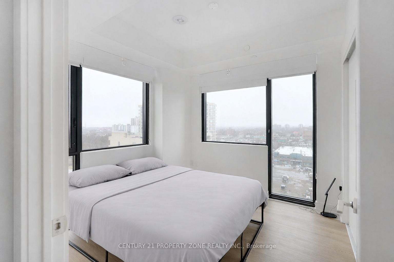 86 Dundas Mississauga,ON L5A 1W4 — Photo 10