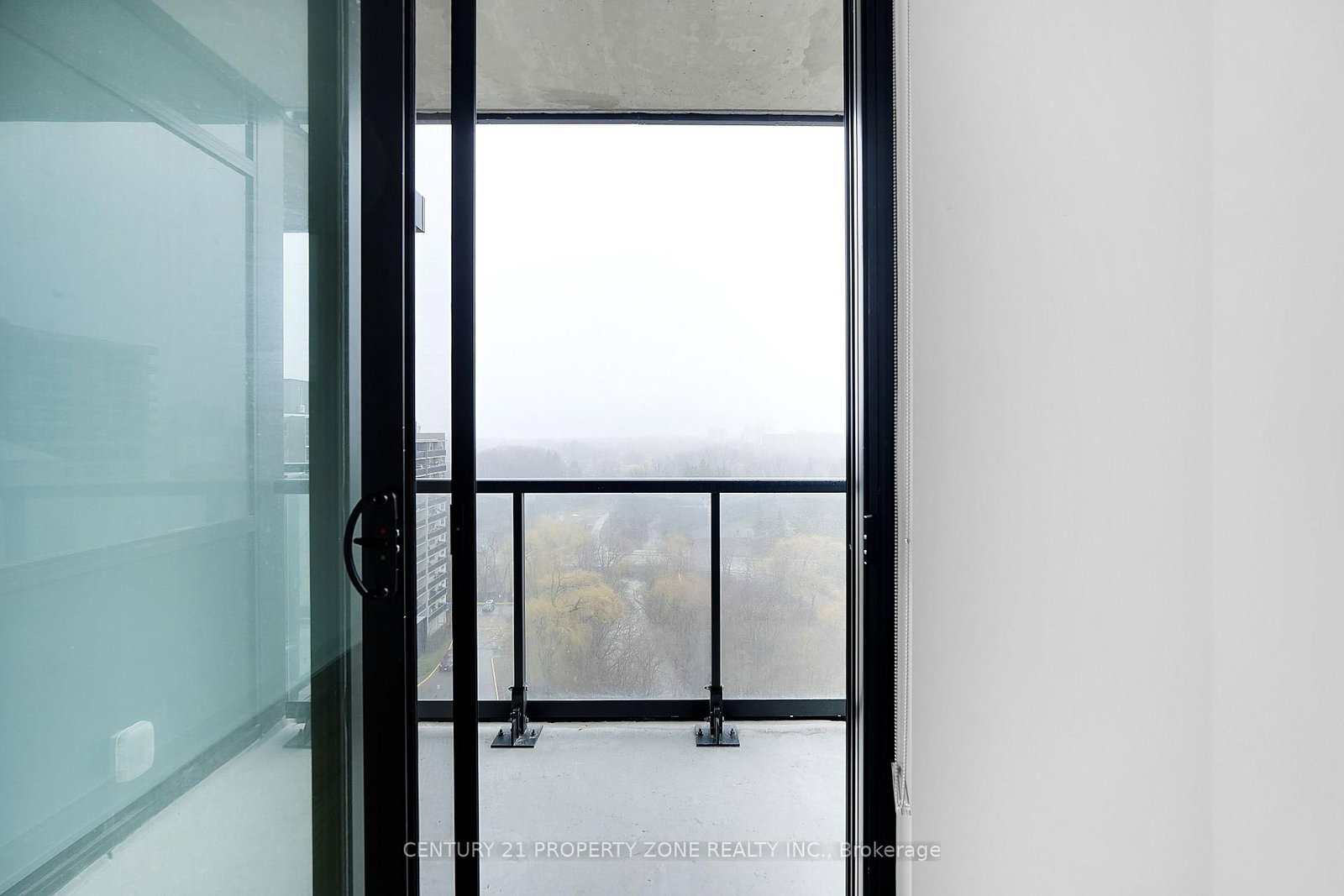 86 Dundas Mississauga,ON L5A 1W4 — Photo 7