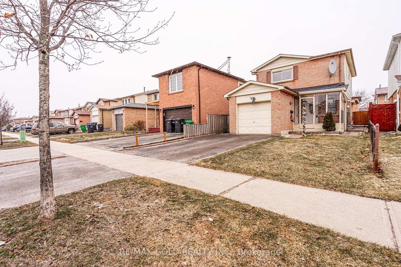 13 Martindale Cres, Brampton, L6X 2V7 | Image 3