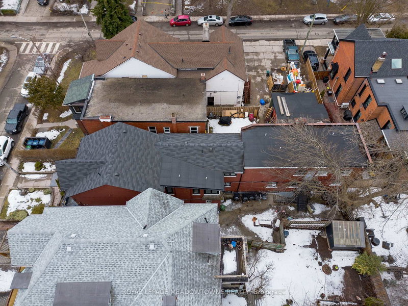 70 Melbourne Ave, Toronto, M6K 1K7 | Image 2