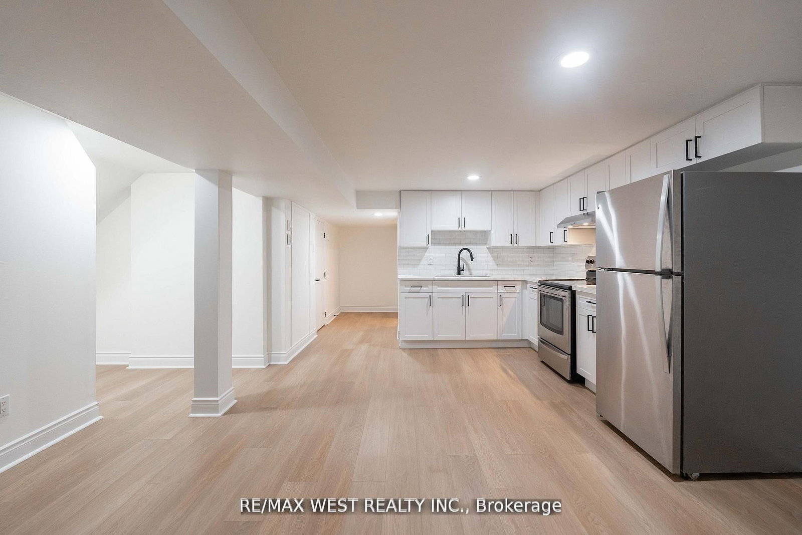 75 Wright Crescent, Unit Lower - Photo 8