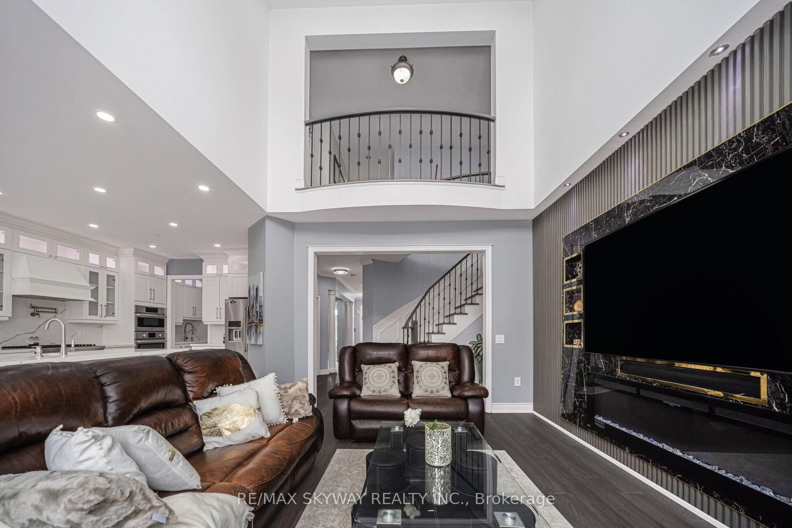 Detached House for sale at 44 Eaglesprings Crescent, Brampton, Ontario, L6P 2W2 - Bram East - MLS: W12884874