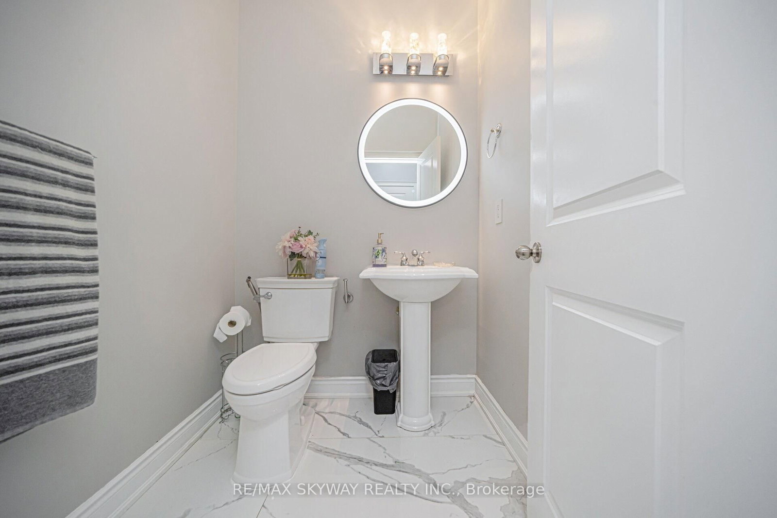 Detached House for sale at 44 Eaglesprings Crescent, Brampton, Ontario, L6P 2W2 - Bram East - MLS: W12884874