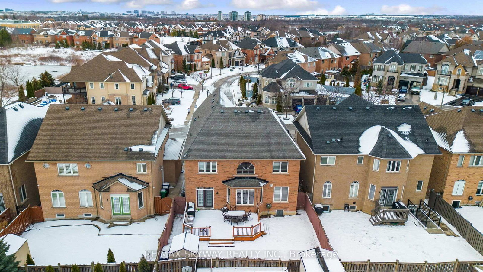 Detached House for sale at 44 Eaglesprings Crescent, Brampton, Ontario, L6P 2W2 - Bram East - MLS: W12884874