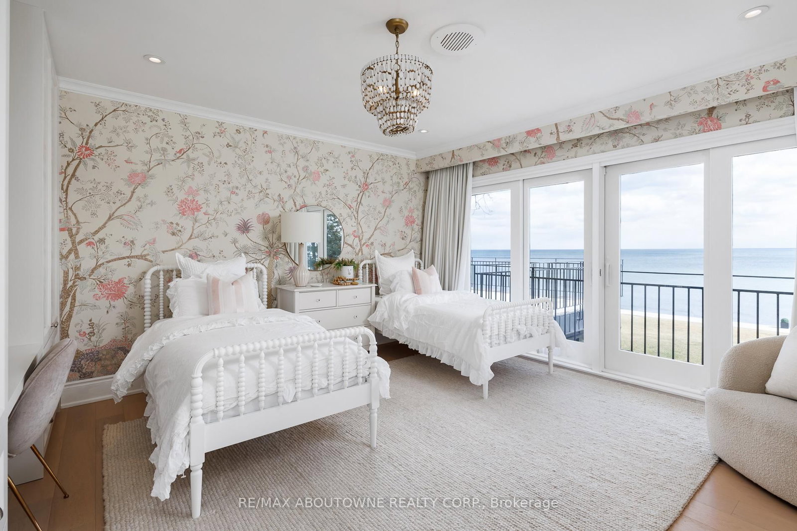 3 Ennisclare Drive • Oakville, ON photo 38
