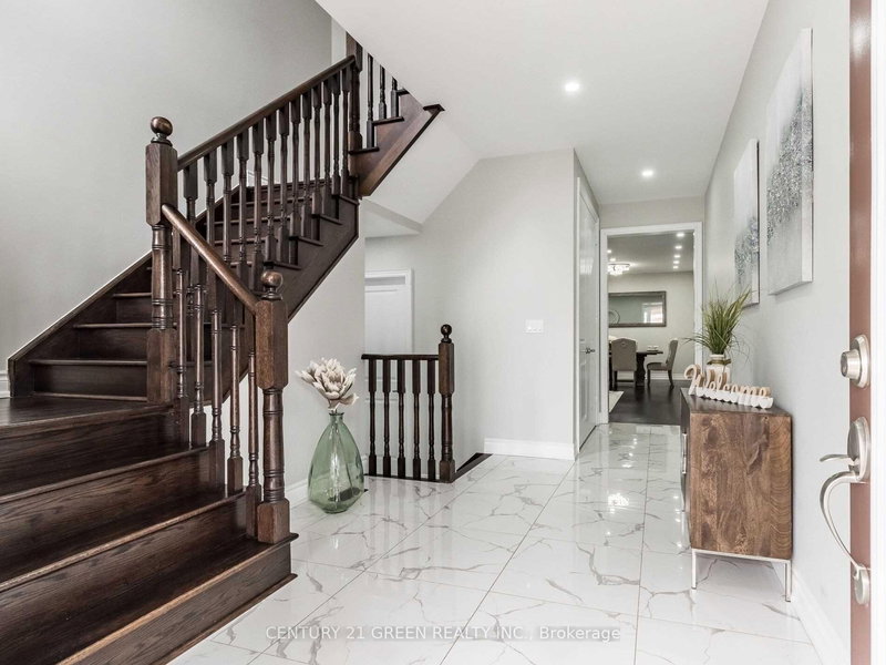 39 Argelia Cres, Brampton, L6X 5N5 | Image 3