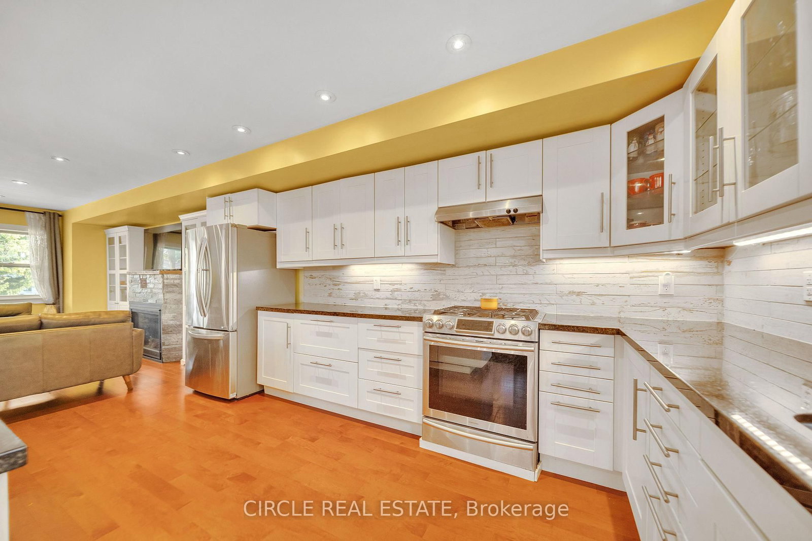 Detached House for sale at 1043 Shaw Drive, Mississauga, Ontario, L5G 3Z3 - Lakeview - MLS: W12885086