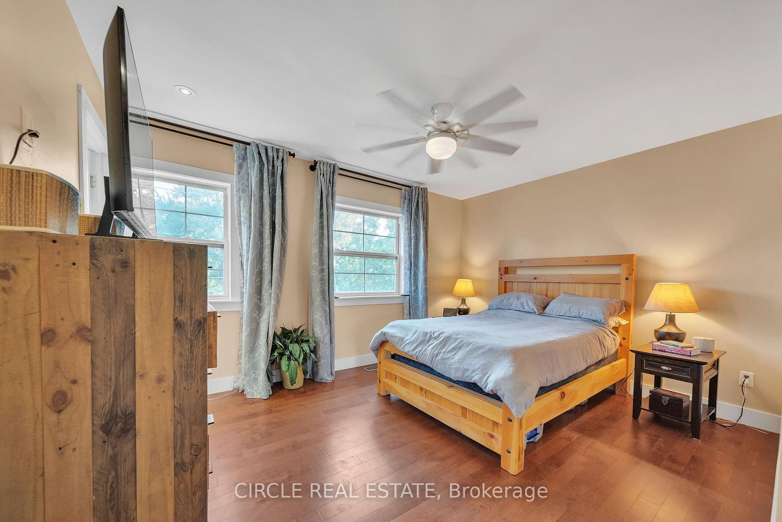 Detached House for sale at 1043 Shaw Drive, Mississauga, Ontario, L5G 3Z3 - Lakeview - MLS: W12885086