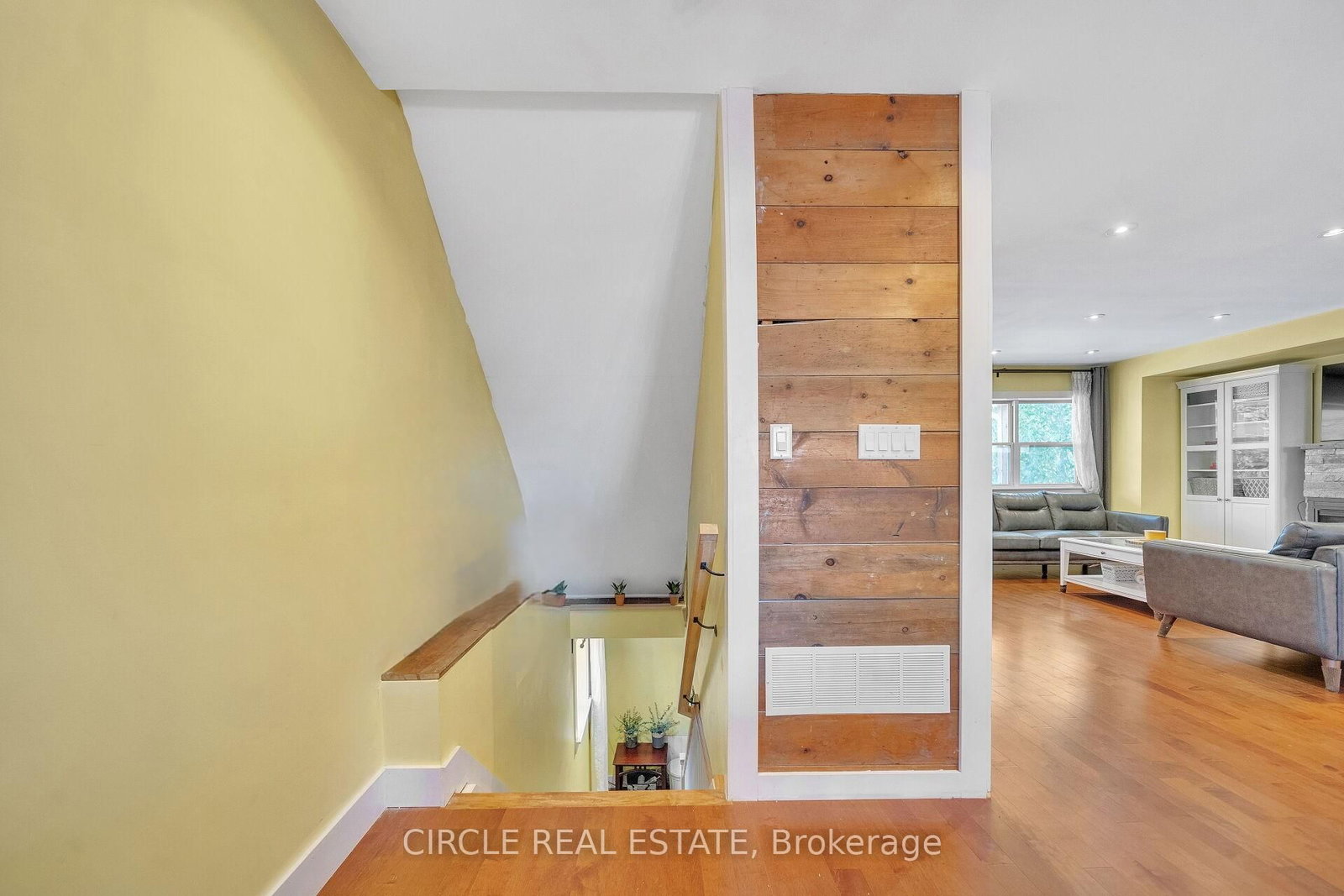 Detached House for sale at 1043 Shaw Drive, Mississauga, Ontario, L5G 3Z3 - Lakeview - MLS: W12885086