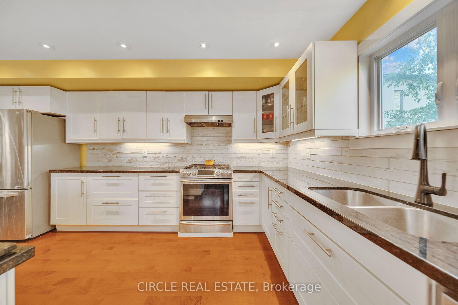 Detached House for sale at 1043 Shaw Drive, Mississauga, Ontario, L5G 3Z3 - Lakeview - MLS: W12885086