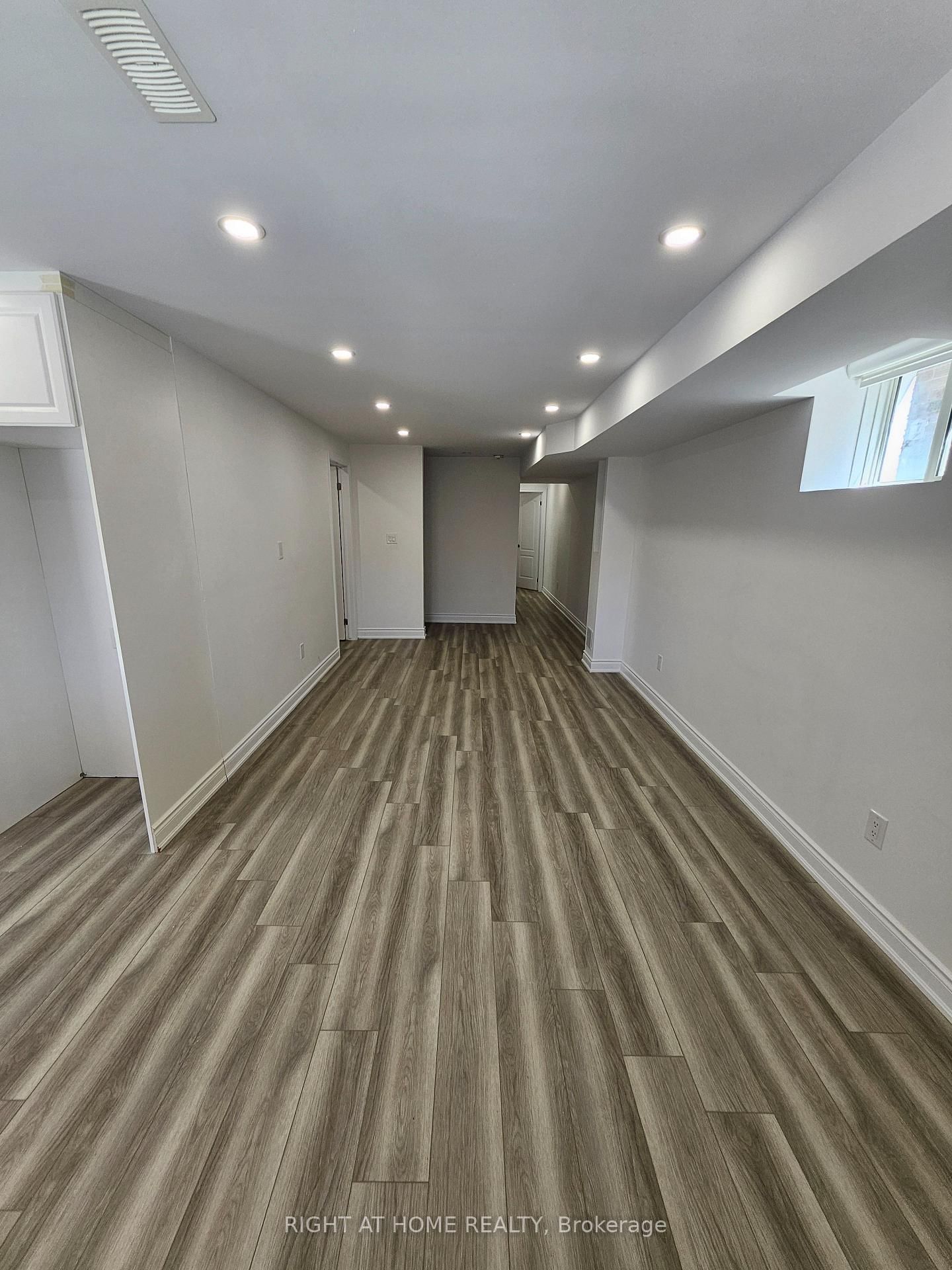 Detached House for lease at Lower-1290 Duignan Crescent, Milton, Ontario, L9E 1C7 - Ford - MLS: W12885138