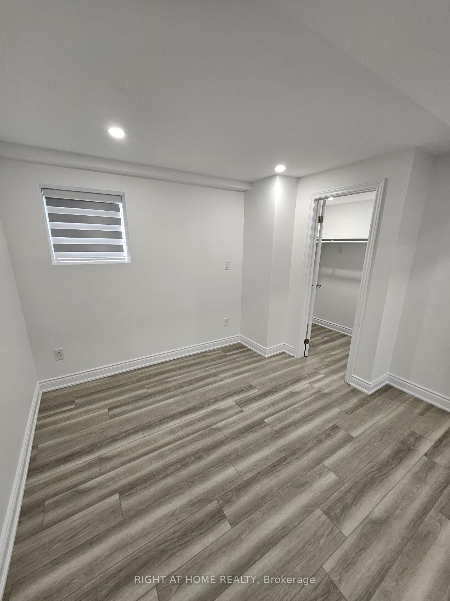 Detached House for lease at Lower-1290 Duignan Crescent, Milton, Ontario, L9E 1C7 - Ford - MLS: W12885138