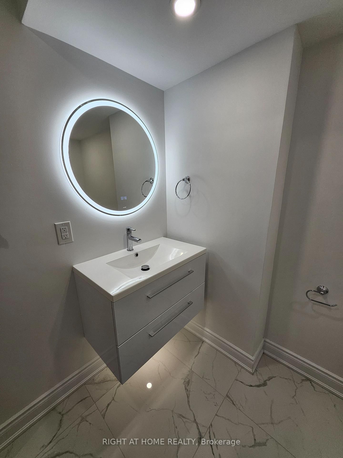 Detached House for lease at Lower-1290 Duignan Crescent, Milton, Ontario, L9E 1C7 - Ford - MLS: W12885138