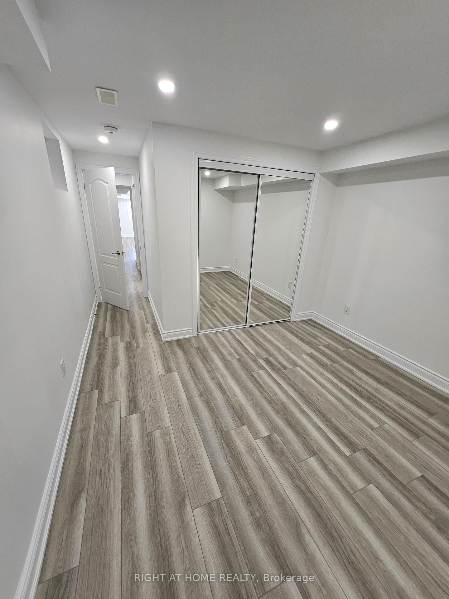 Detached House for lease at Lower-1290 Duignan Crescent, Milton, Ontario, L9E 1C7 - Ford - MLS: W12885138