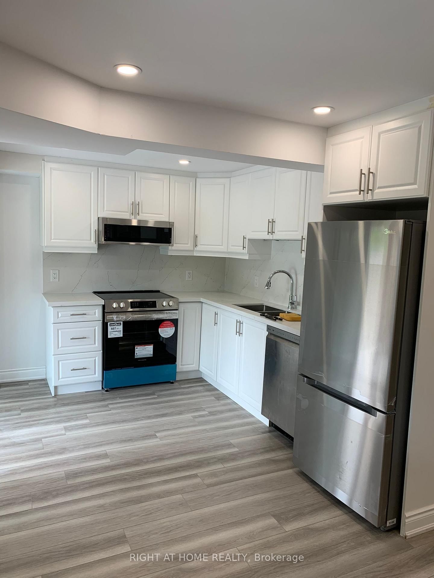 Detached House for lease at Lower-1290 Duignan Crescent, Milton, Ontario, L9E 1C7 - Ford - MLS: W12885138