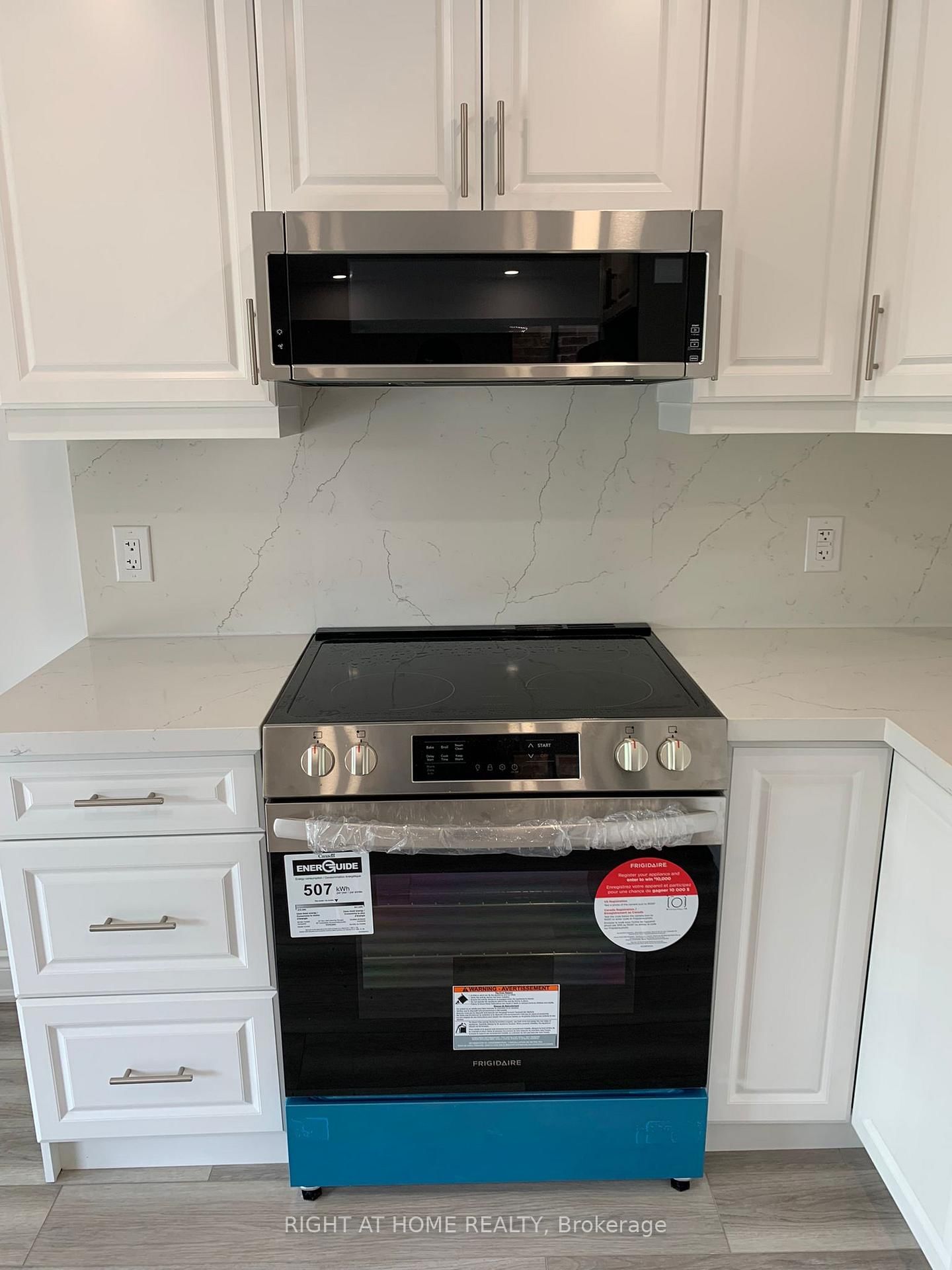 Detached House for lease at Lower-1290 Duignan Crescent, Milton, Ontario, L9E 1C7 - Ford - MLS: W12885138