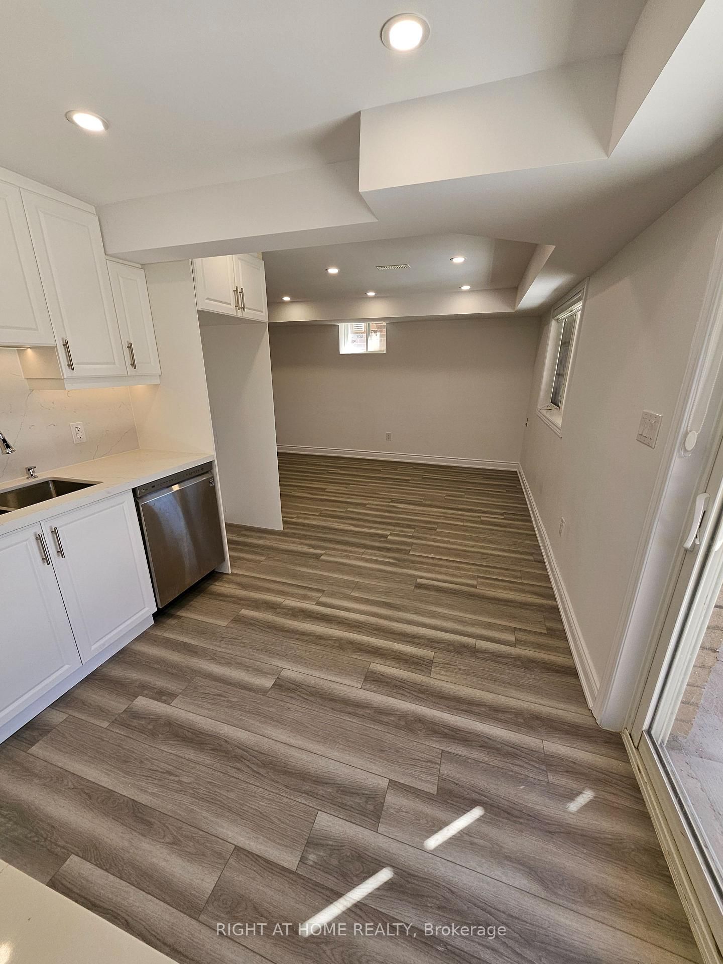 Detached House for lease at Lower-1290 Duignan Crescent, Milton, Ontario, L9E 1C7 - Ford - MLS: W12885138