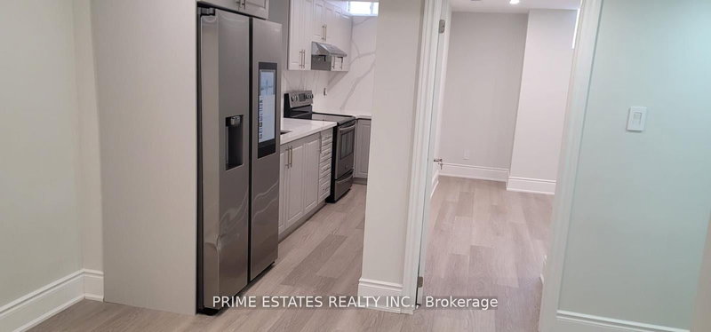 B - 28 Drexel Rd S, Brampton, L6P 3S4 | Image 2