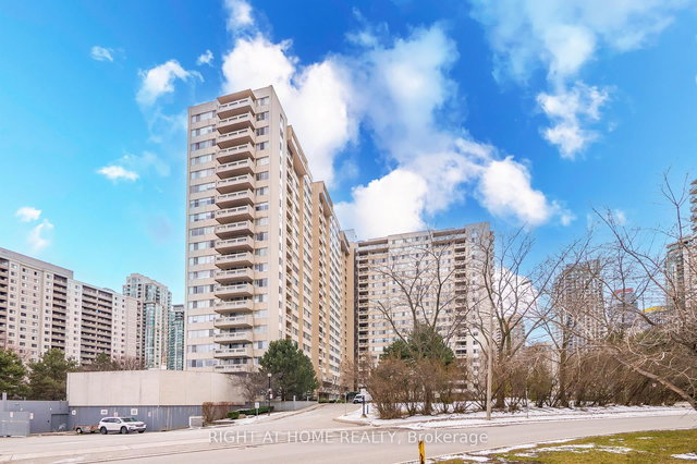 610 - 3590 Kaneff Crescent