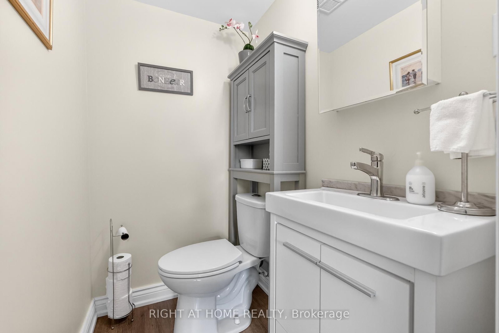 Condo for sale at 610-3590 Kaneff Crescent, Mississauga, Ontario, L5A 3X3 - Mississauga Valleys - MLS: W12885300