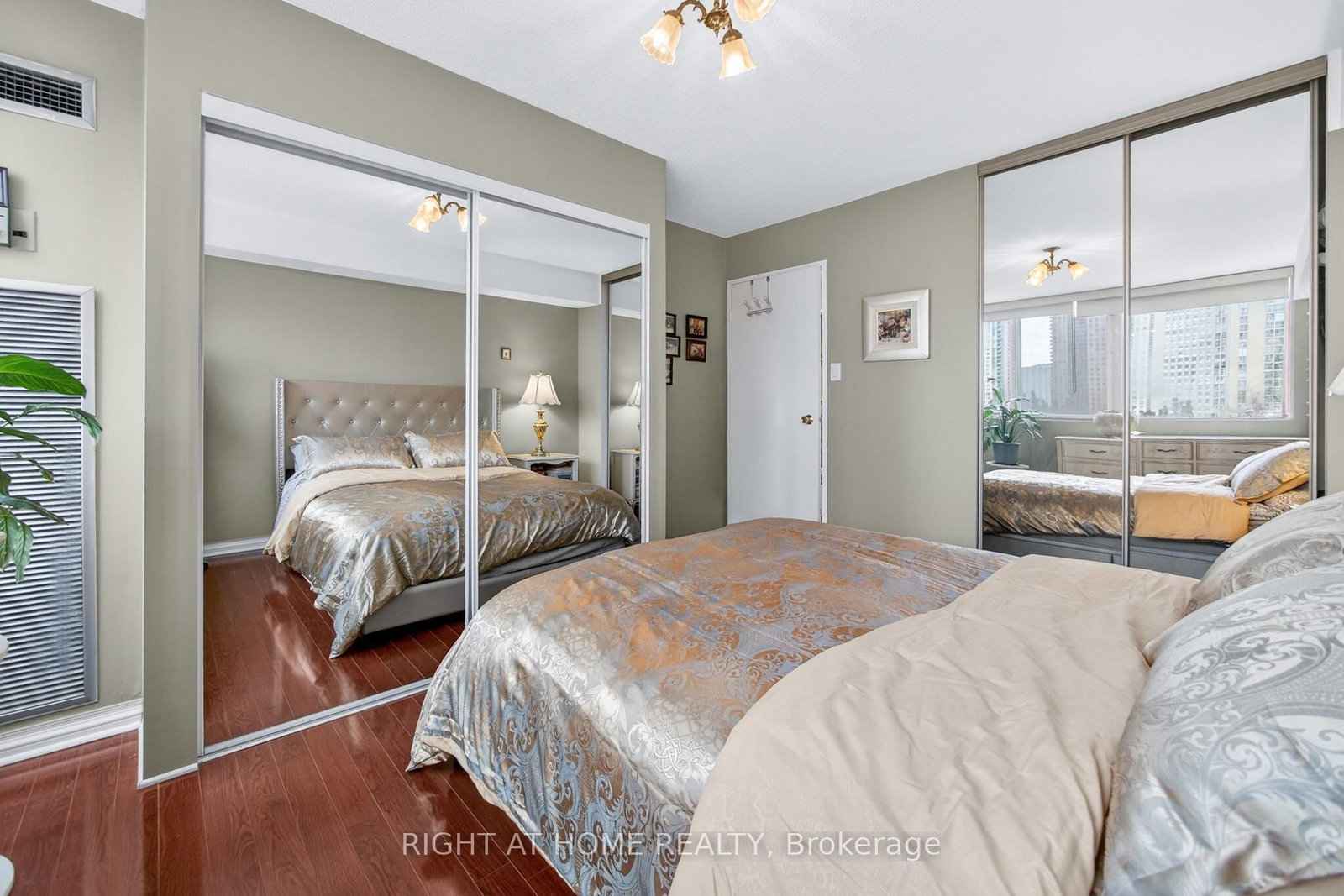 Condo for sale at 610-3590 Kaneff Crescent, Mississauga, Ontario, L5A 3X3 - Mississauga Valleys - MLS: W12885300