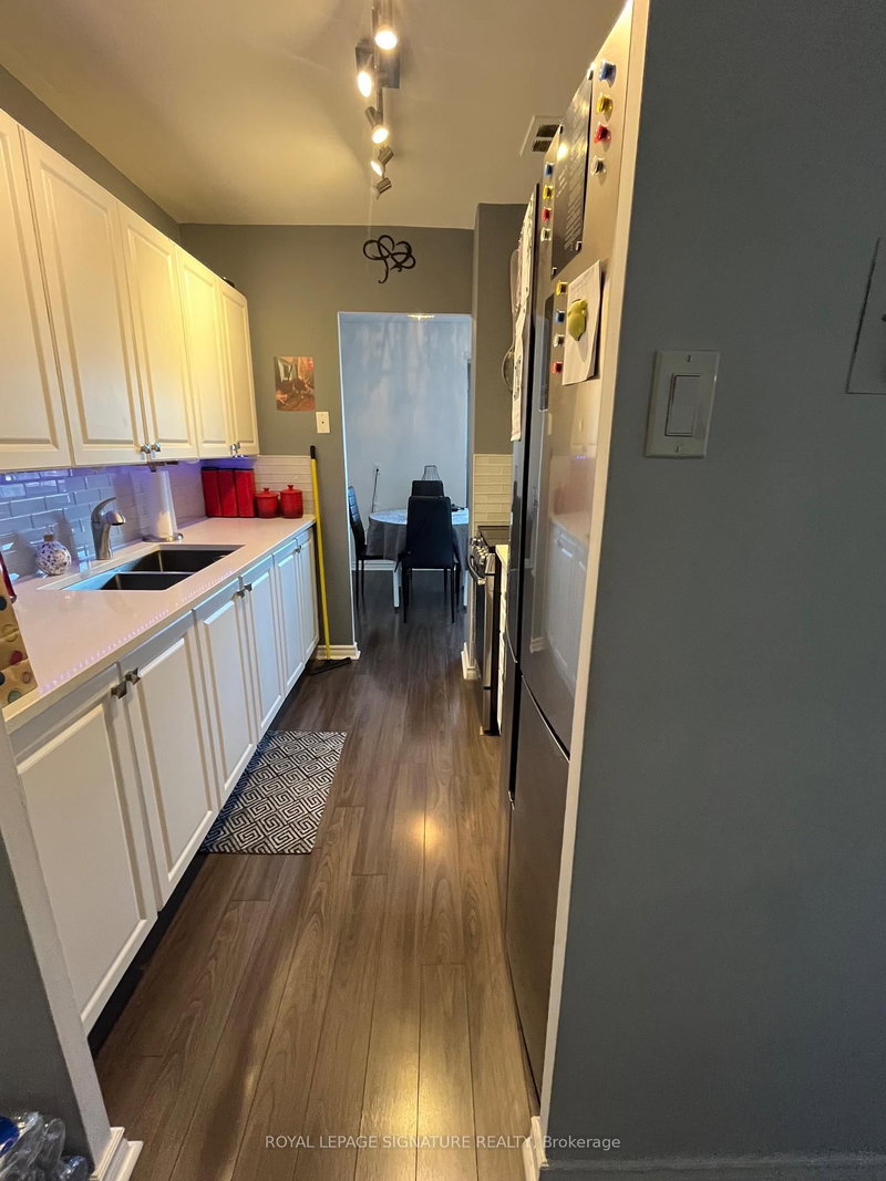 303 - 2485 Woking Cres, Mississauga, L5K 1Z6 | Image 2