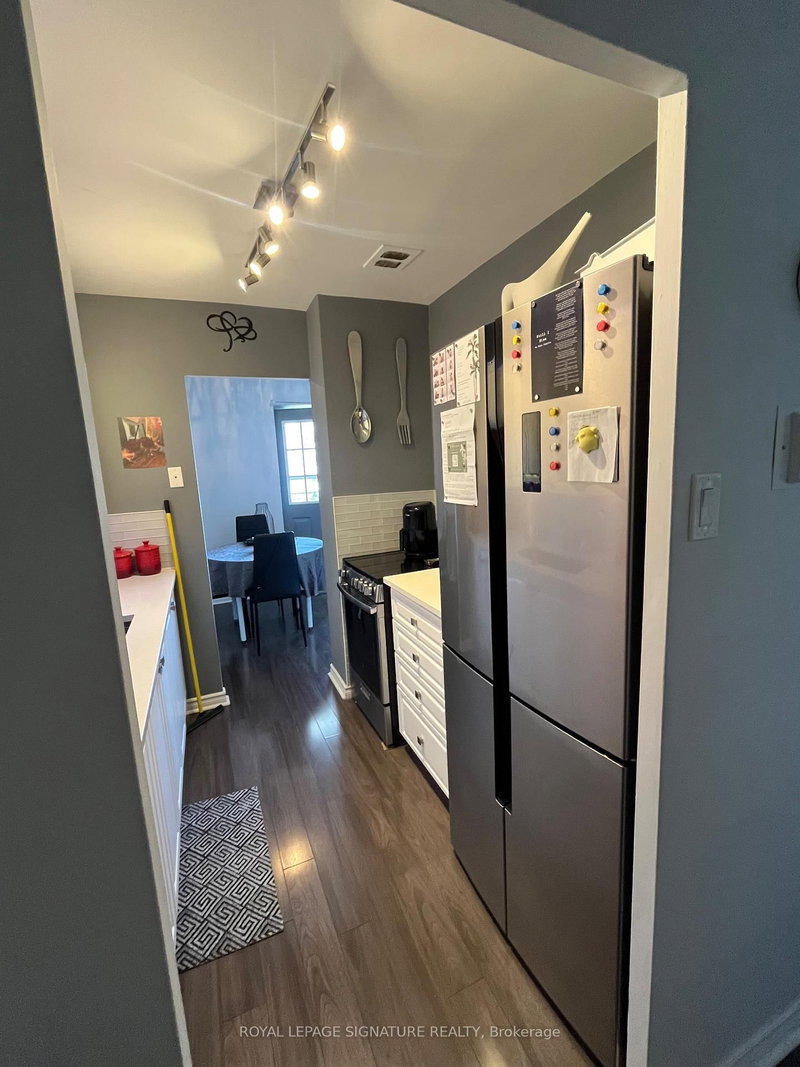 303 - 2485 Woking Cres, Mississauga, L5K 1Z6 | Image 3