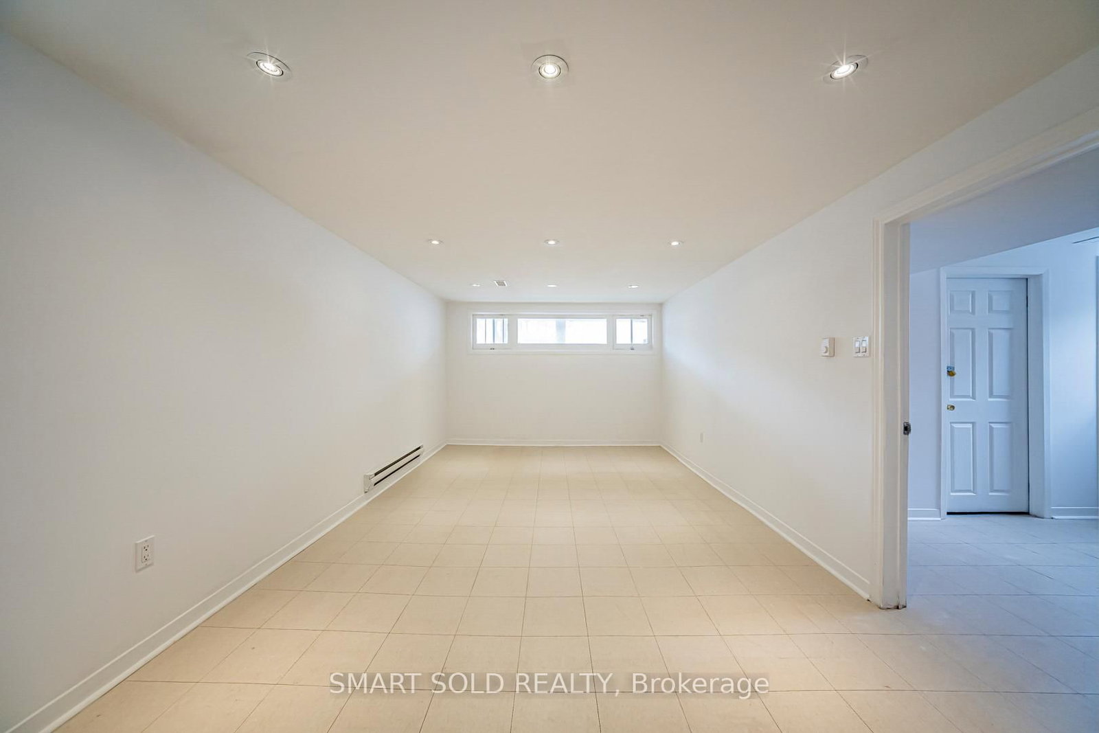 Detached House for sale at 995 Garrard Avenue, Mississauga, Ontario, L5E 1L4 - Lakeview - MLS: W12885392