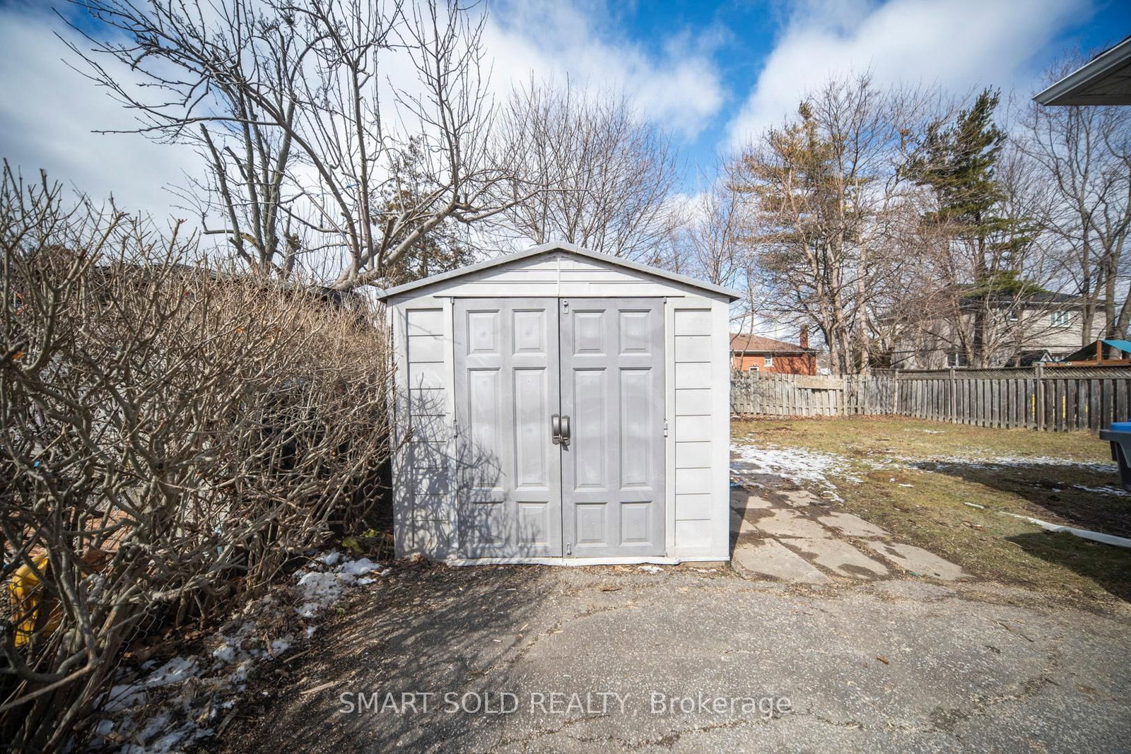 Detached House for sale at 995 Garrard Avenue, Mississauga, Ontario, L5E 1L4 - Lakeview - MLS: W12885392