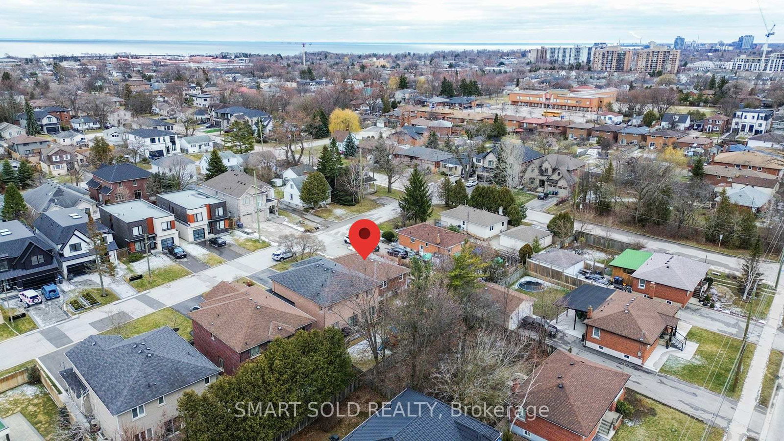 Detached House for sale at 995 Garrard Avenue, Mississauga, Ontario, L5E 1L4 - Lakeview - MLS: W12885392