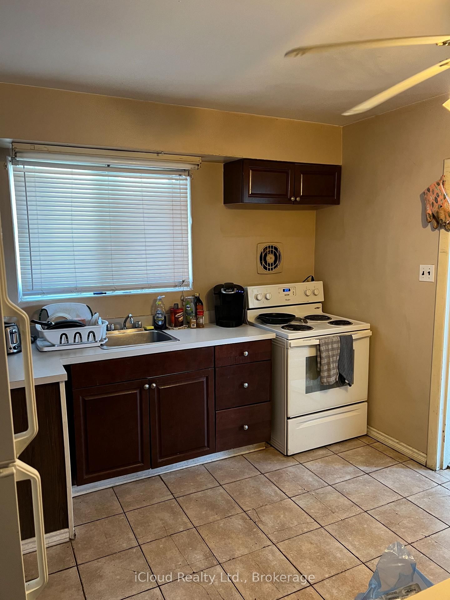 Semi-Detached House for sale at 3587 Ashcroft Crescent, Mississauga, Ontario, L5C 2E6 - Erindale - MLS: W12885558