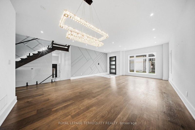 193 Mateo Pl, Mississauga, L5A 0A5 | Image 2