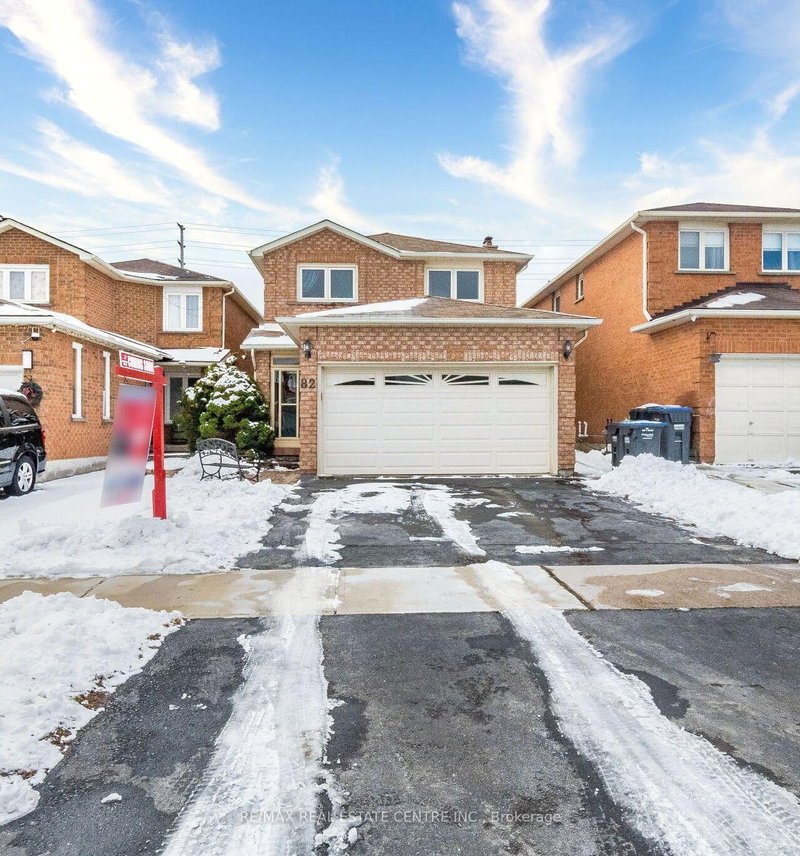 82 Candy Cres, Brampton, L6X 3Z9 | Image 2