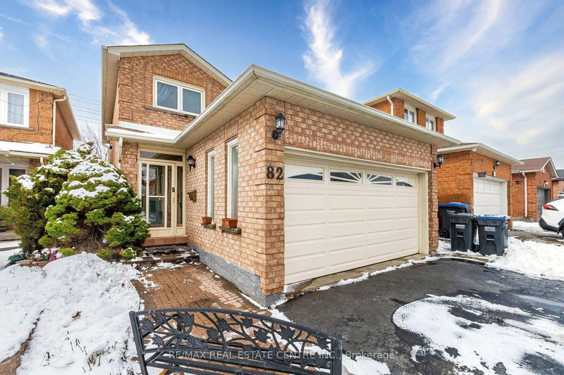 82 Candy Cres, Brampton, L6X 3Z9 | Image 3