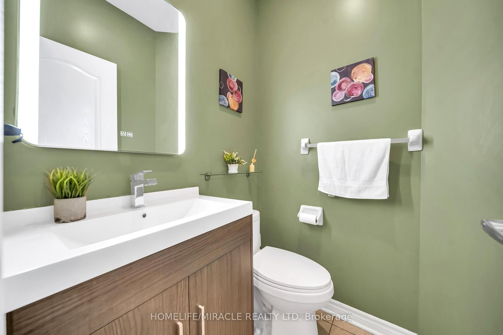 Detached House for sale at 4 Templeton Court, Brampton, Ontario, L6P 3B2 - Bram East - MLS: W12886158