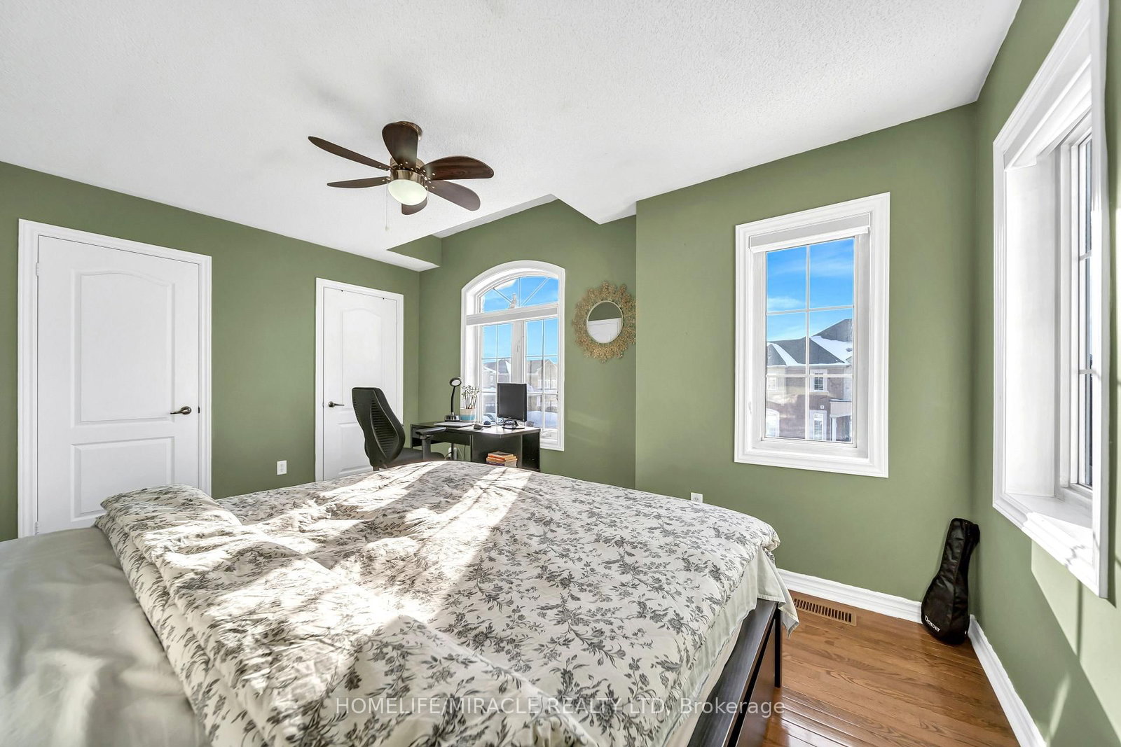 Detached House for sale at 4 Templeton Court, Brampton, Ontario, L6P 3B2 - Bram East - MLS: W12886158