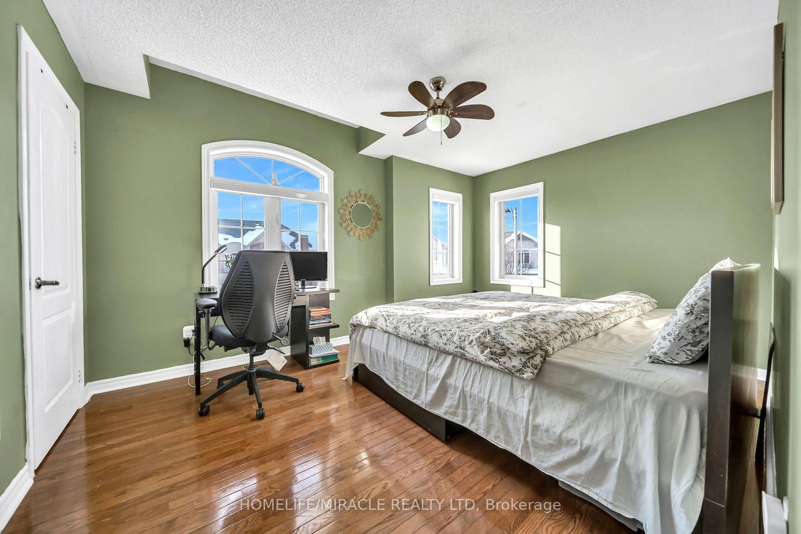 Detached House for sale at 4 Templeton Court, Brampton, Ontario, L6P 3B2 - Bram East - MLS: W12886158