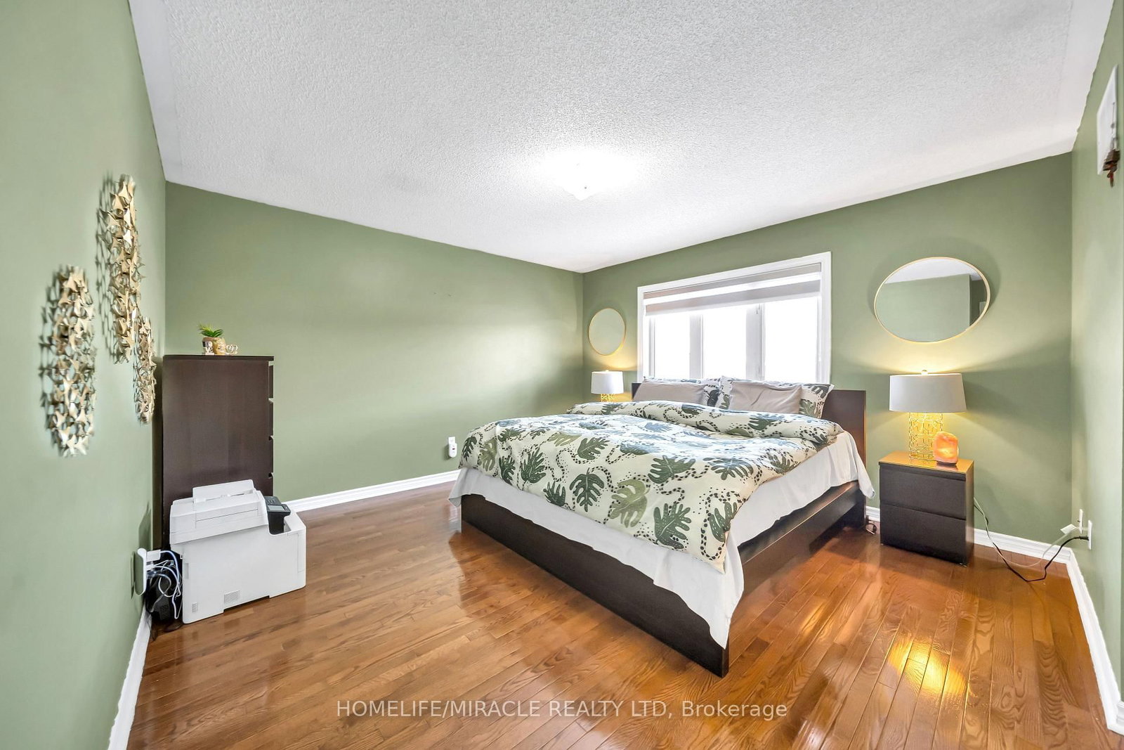 Detached House for sale at 4 Templeton Court, Brampton, Ontario, L6P 3B2 - Bram East - MLS: W12886158