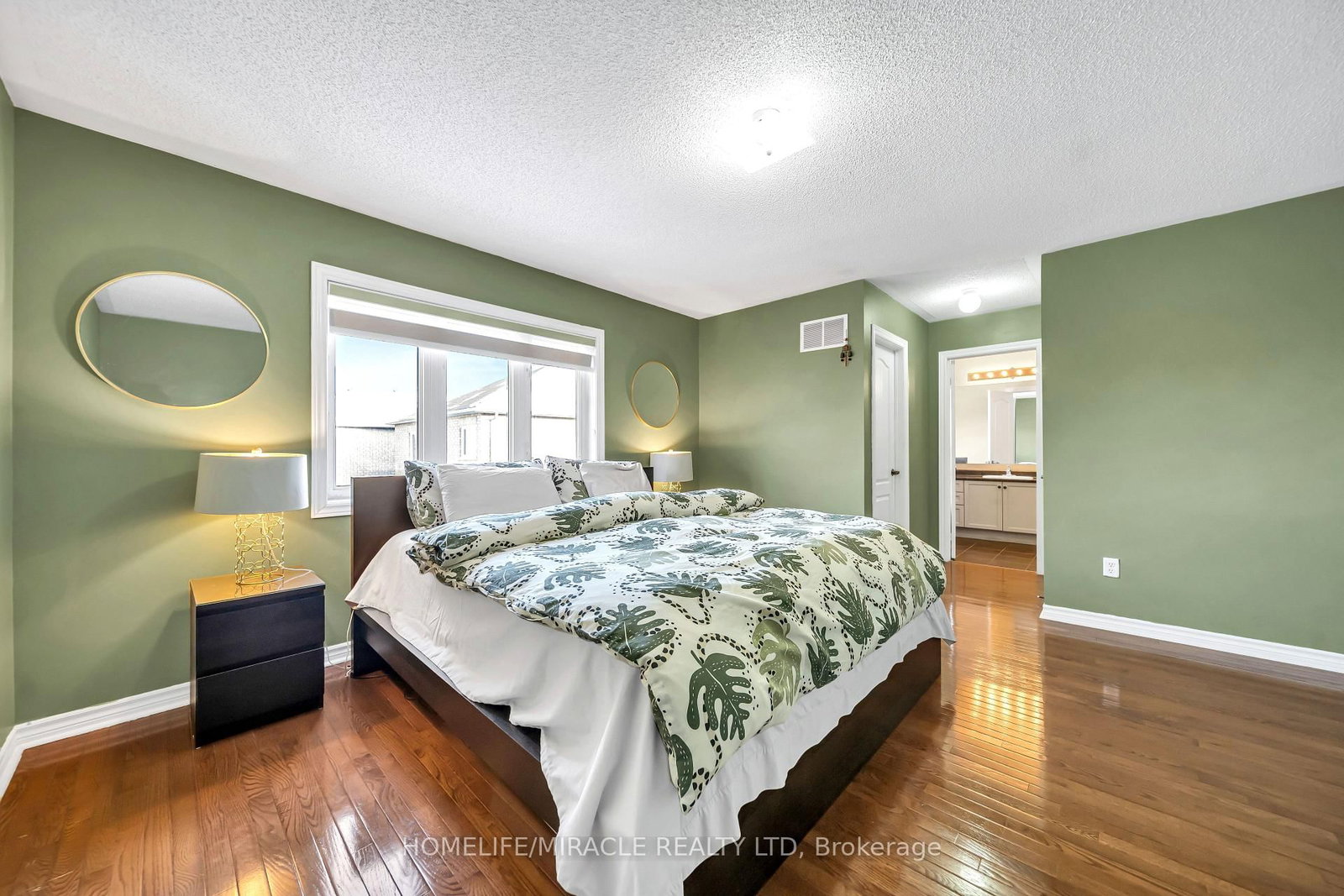 Detached House for sale at 4 Templeton Court, Brampton, Ontario, L6P 3B2 - Bram East - MLS: W12886158