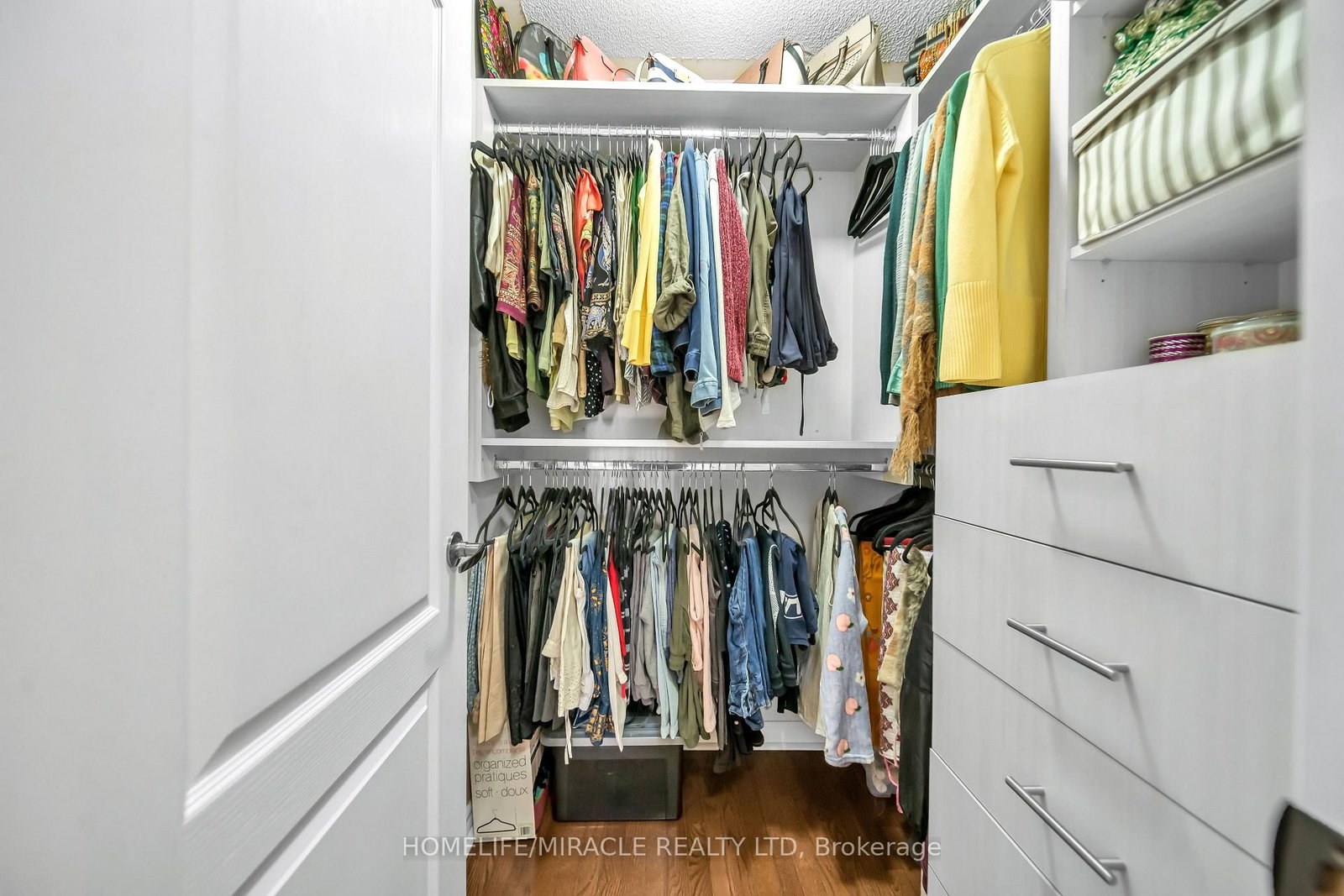 Detached House for sale at 4 Templeton Court, Brampton, Ontario, L6P 3B2 - Bram East - MLS: W12886158