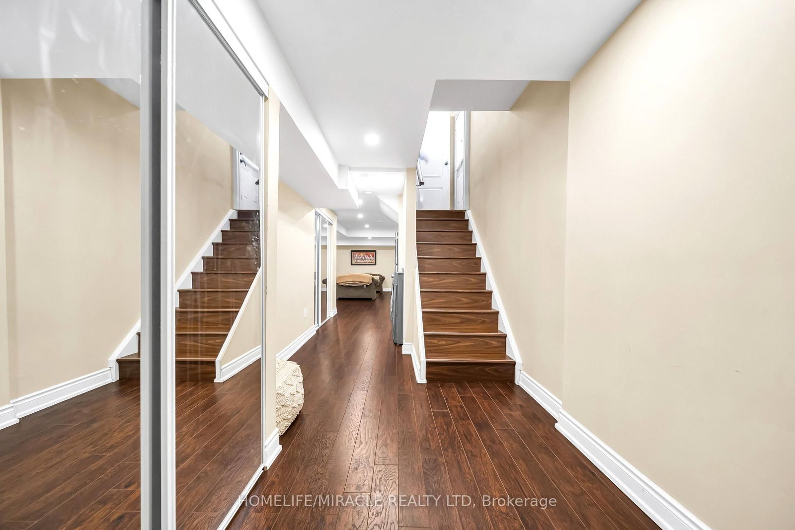 Detached House for sale at 4 Templeton Court, Brampton, Ontario, L6P 3B2 - Bram East - MLS: W12886158