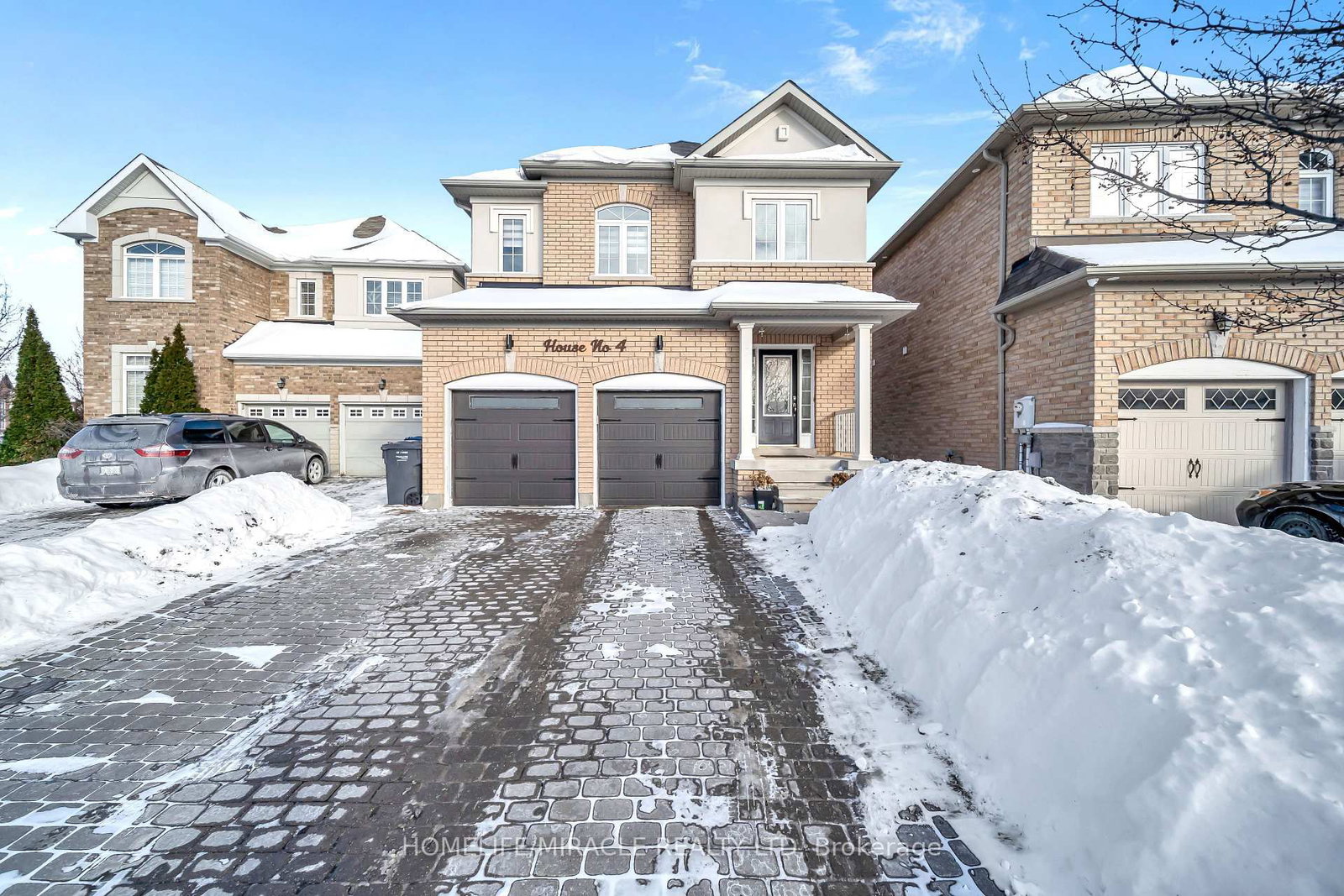 Detached House for sale at 4 Templeton Court, Brampton, Ontario, L6P 3B2 - Bram East - MLS: W12886158