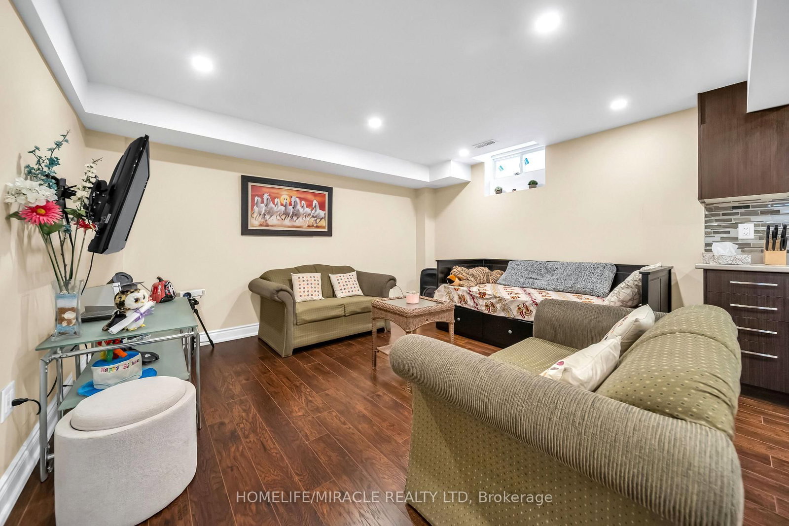 Detached House for sale at 4 Templeton Court, Brampton, Ontario, L6P 3B2 - Bram East - MLS: W12886158