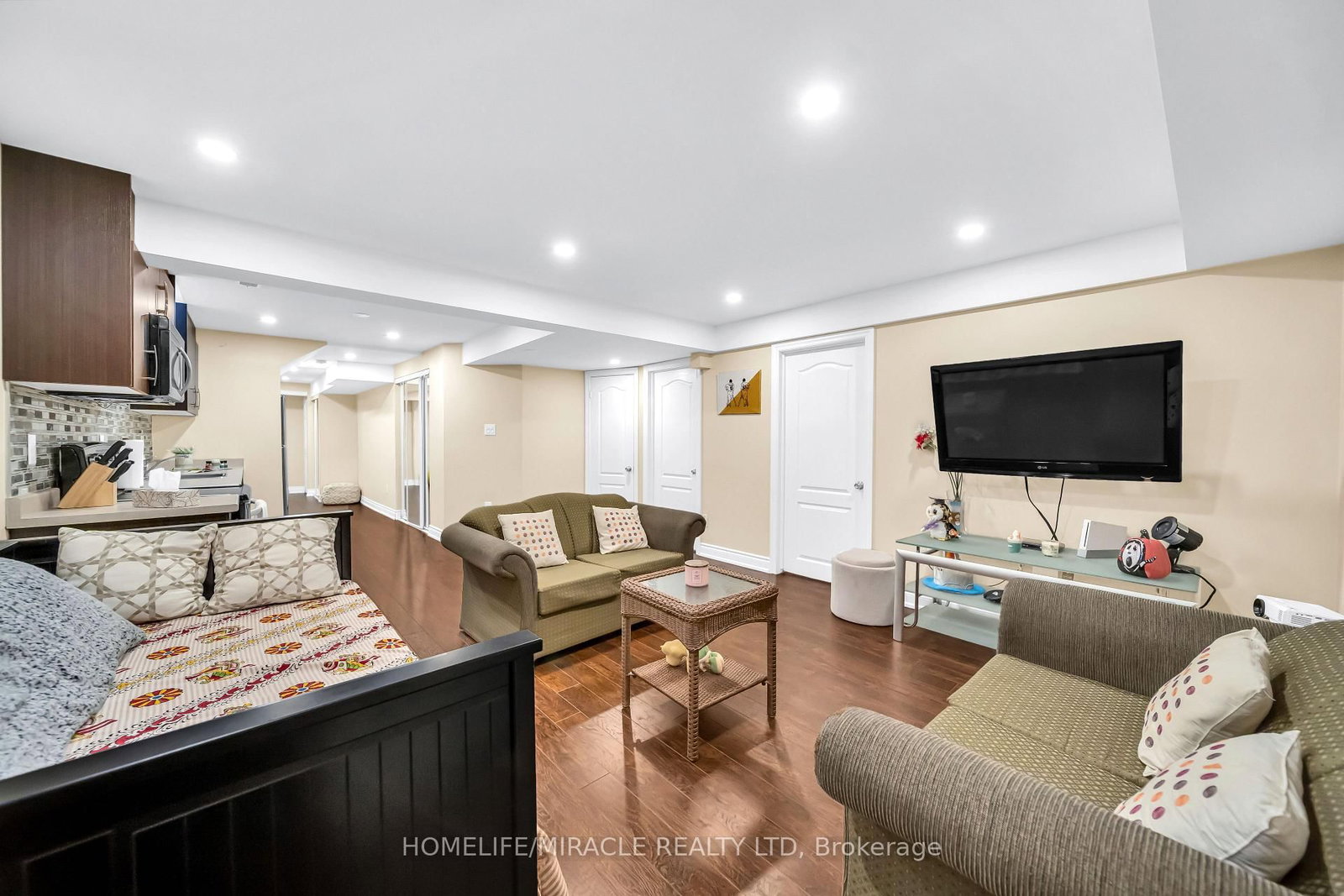 Detached House for sale at 4 Templeton Court, Brampton, Ontario, L6P 3B2 - Bram East - MLS: W12886158